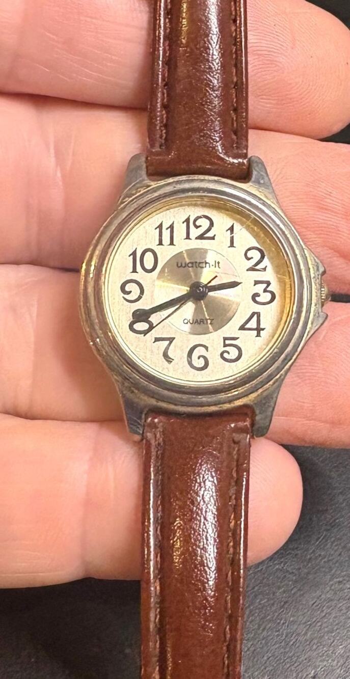 Women's 28mm Gold Tone Watch-it Watch, Leather Strap